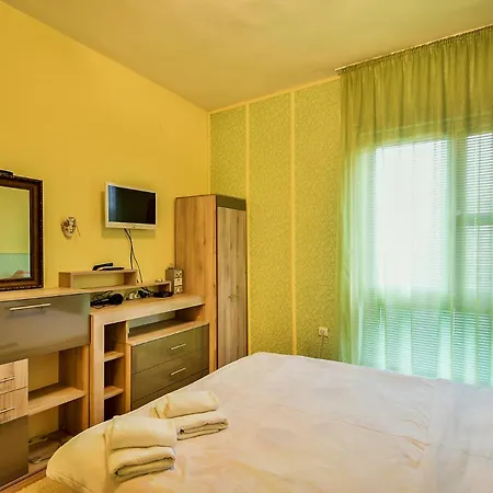 Cozy Flat For 3 On A Budget 아파트 *