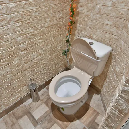 Cozy Flat For 3 On A Budget 아파트