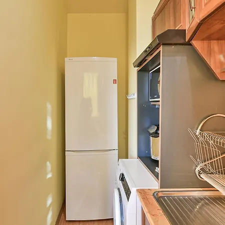 Cozy Flat For 3 On A Budget 바르나