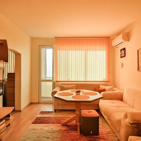 아파트 Cozy Flat For 3 On A Budget *