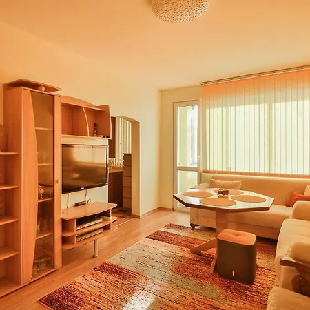 Cozy Flat For 3 On A Budget * Warna