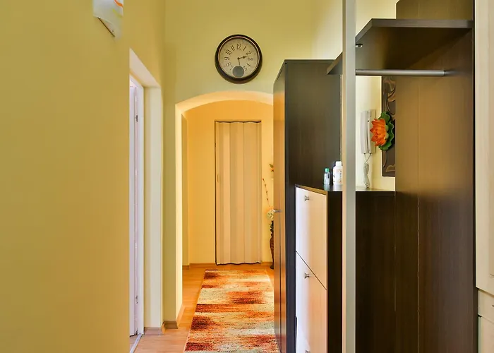 Cozy Flat For 3 On A Budget